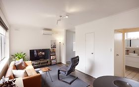 Central Classic Collingwood Modern Apt